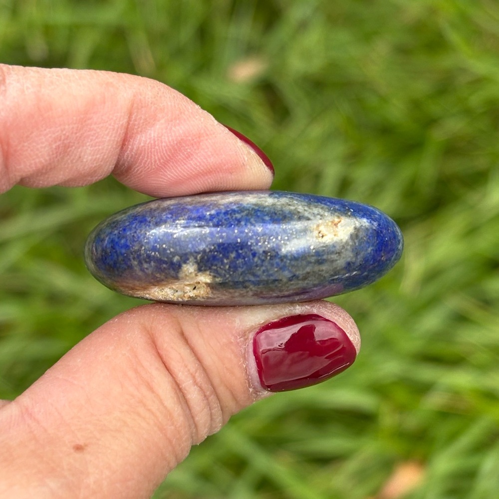 Lapis lazuli palm stone - Picture 6 of 13